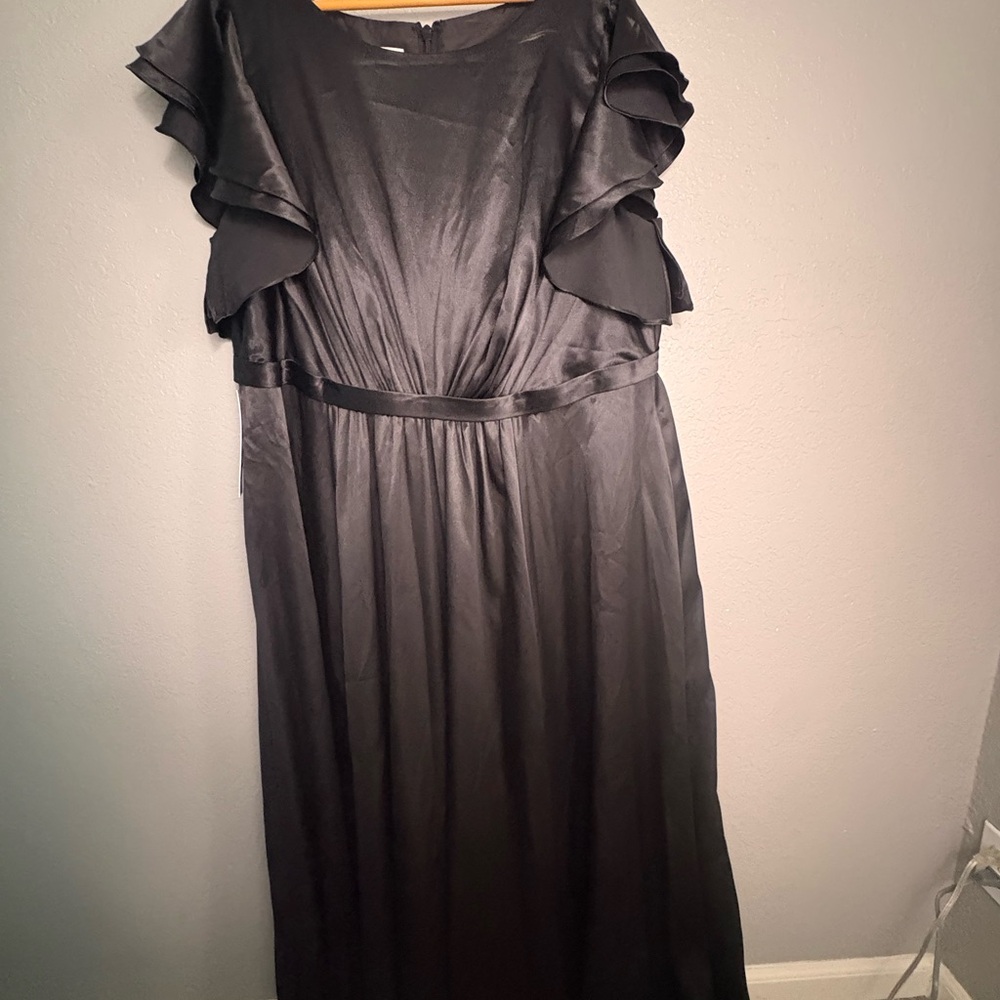 Black Satin Flutter-Sleeve Maxi Dress - Picture 5 of 6